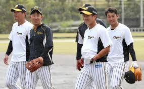 序奏 きっと消えない 今日は言えない 元どおりにはもうできない あの頃に 君を残したまま. å…ƒå·¨äººã®é˜ªç¥žå±±æœ¬ ã„ã¤ã‚‚ä»¥ä¸Šã«é 'å¼µã£ãŸ ä¸€æ—¥ä¸»å°† ãƒ—ãƒ­é‡Žçƒ æ—¥åˆŠã‚¹ãƒãƒ¼ãƒ„