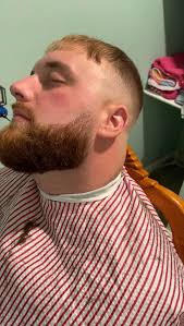 Jesse barbershop we are looking for Barber or cosmetologist That are  wanting to work full-time or part-time boot rent or commission whatever is  your preference? If you are interested, please call us