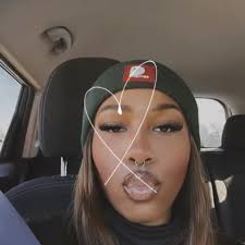 Can someone recommend a stylist to achieve this hair look?