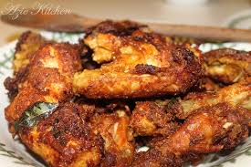 Literally translated from malay, ayam goreng berempah means 'spiced fried chicken'. Nasi Lemak Dengan Ayam Goreng Berempah Azie Kitchen