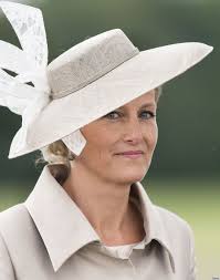 PHOTOS: Now THAT'S How You Spice Up A Boring Skirt Suit