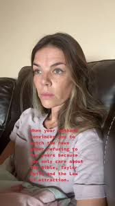 Lindsey Jane Finley (@almosttaymous)