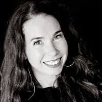 Shannon Ely's Instagram, Twitter & Facebook