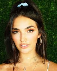 44.1 mil Me gusta, 557 comentarios