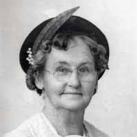 Effie Stark's Instagram, Twitter & Facebook