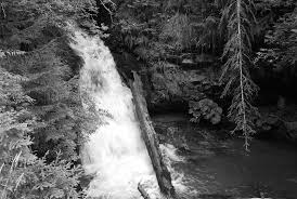 Tinutul strabatut de raul aries si de afluentii sai este cunoscut si sub numele de „tara motilor. Cascada Valul Miresei Cluj Obiective Turistice Harta Romaniei