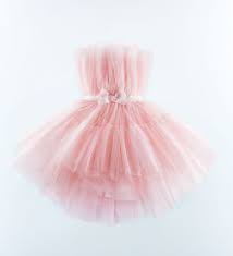 Trova una vasta selezione di tessuto taffeta a prezzi vantaggiosi su ebay. Giambattista Valli X H M Cosa Avere A Parte Il Vestito Rosso Di Tulle Scelto Da Tutte Le Altre Vestiti Vestito Rosso Abiti Da Festivita