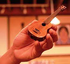 Christmas decorations traditionally include lots of greenery, but you can expand your vision to include holly and mistletoe looks, plus floral arrangements. Papa Koaloha Mini Uke The Original Koaloha Ukulele S Ukulele Ukelele Uke