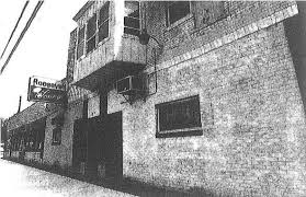Roosevelt Lounge Darrow Road East Akron Ohio To The Left Was A Mom Pop Iga Grocery Akron Ohio Ohio Ohio History