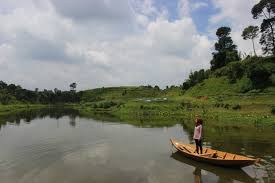 Menikmati Sejuknya Lembang dengan Perahu di Ganesha H Equestrian ...