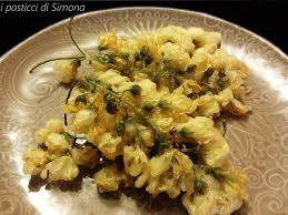 Zucchero a velo a piacere. Fiori Di Acacia Fritti