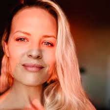 Good morning everyone, Rare spectacular cloud forms in Novgorod Russia, a  few days of, don't these clouds just look like wings of an angel. Pictures  via időjárás- Észlelések Kind regards KWT Dave