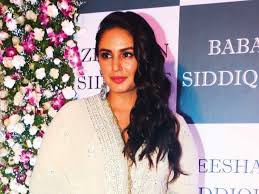 Huma joins the team, with british actress ella purnell, ana de la reguera and theo rossi rounding off the rest of the cast. Huma Qureshi On Her Hollywood Role In Army Of The Dead Bollywood Gulf News