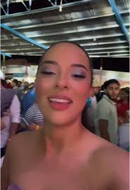 Tipico Panameño: Trajes y Cultura de Manuela