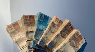 Afinal, os seus funcionários que recebiam o salário mínimo anterior precisam ter os seus vencimentos. Governo Propoe Salario Minimo De R 1 067 Para 2021 Sem Ganho Real Noticias R7 Economia