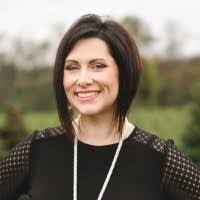 Noelle Fowler's Instagram, Twitter & Facebook