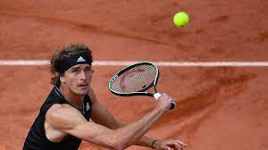 Zverev, 24, a lanky and powerful player who has made the semifinal round in four of the past five grand slams, stepped up in the. French Open Alexander Zverev Nach Funf Satz Krimi Weiter