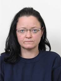 Von 1990 bis 1993 sollen insgesamt 58 menschen durch. Beate Zschape Vor Gericht Das Gesicht Der Terrorzelle Der Spiegel