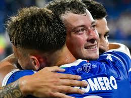 Tras otro grosero error de Magallán, Vélez logró recomponerse y venció a  Atlético Tucumán