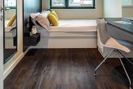 Dark Vinyl Floors With A Natural Wood Look From The Amtico Vinyl Spacia Collection In Ember Oak Shade Perfec Vinyl Flooring Vinyl Plank Flooring Amtico Spacia