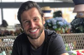 Read krychowiak/futro/szczęsny from the story chodźmy do łóżka. Grzegorz Krychowiak Zmienil Swoj Sposob Zywienia I Zostal Wegetarianinem Chce Zrezygnowac Z Jedzenia Kolejnych Produktow I Plotki Myfitness