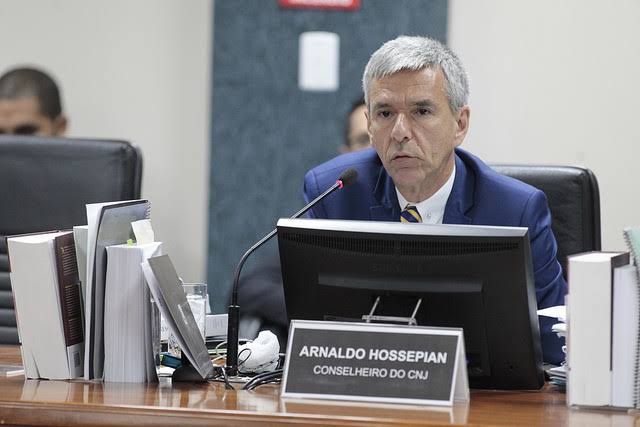 Resultado de imagem para conselheiro Arnaldo Hossepian"