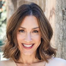 Leslie Bottoms's Instagram, Twitter & Facebook