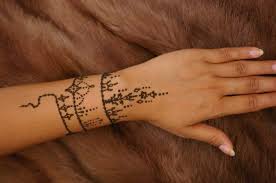 Lihat 30 inspirasi corak henna tangan simple yang pasti dapat memukau sesiapa yang melihatnya. Tanpa Harus Lihai Menggambar 10 Desain Tato Henna Ini Bisa Jadi Contekan Untuk Tampil Menawan