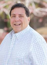 Elliot Marks's Instagram, Twitter & Facebook