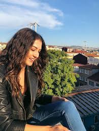 Burcu özberk, kanal d'nin yeni dizisi afili aşk'ta ayşe özkayalı karakterini canlandıracak. Burcu Ozberk Icin 170 Fikir Unluler Kizlar Ozbekce