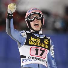 Thomas diethart fait ses débuts en coupe du monde en janvier 2011 à innsbruck et marque ses premiers points (28e). Skispringer Thomas Diethart So Geht Es Ihm Nach Dem Horror Unfall Gala De