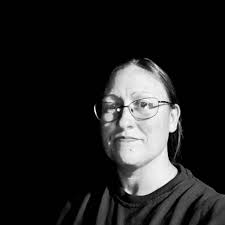 Salvage title. Only 56k miles. 330hp 8.3 Cummins with 6 speed Allison  trans. 40 pet, 40 foot long. 3 slides. Runs and drives perfect. New  batteries and tires dated 1-25. Paint and