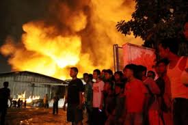 Pacific medan industri (pamin) perusahaan pengolahan dan pengemasan minyak goreng, beralamat kim ii mabar sebagai tax senior officer . Berita Foto Kebakaran Kawasan Industri Medan Kim Tribun Medan