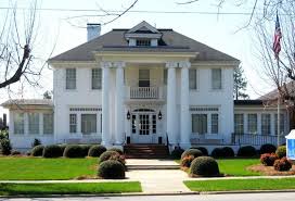 This Sears Magnolia House In Benson Nc Has Been In Constant Use As A Funeral Home Since The Early 1940s The Sears Catalog Homes Modern House Edwardian House