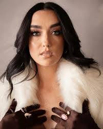 Kaitlyn Carson's Instagram, Twitter & Facebook