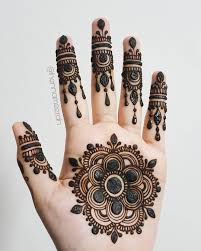 Back At It Again With The Mandala I Personally Love This One That I Ve Done Tonight I Really Love Using Floral Henna Designs Mehndi Simple New Mehndi Designs