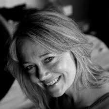 Jane Tyler's Instagram, Twitter & Facebook