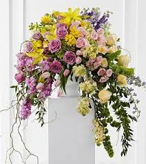 Whether you wish to send funeral sprays and wreath arrangements, sympathy plants, or a simple flower bouquet, ftd is your. Ftd Sympathy Funeral Flower Arrangements Ftd Display Of Affection Arrangement Premium Funeral Flower Arrangements Church Flower Arrangements Funeral Floral