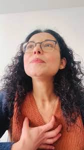 Plantemos neste Natal sementinhas de gratidão no coração das nossas  crianças, que florescerão quando crescerem. ♥️🌟, #achinesinha  #literaturaportuguesa #literaturainfantil #literaturainfantojuvenil ...