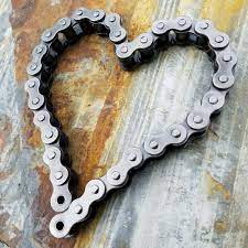 Some Chain Art For You Chain Art Metal Hearts Motorcycle Decor Motorcycle Chain Heart Biker Wedding Welding Art Projects Welding Art Metal Tree Wall Art