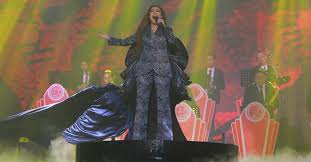 {verse 1} ku huraikan semua yang terbuku di dada aku sadurkan bernada bicara lemah di mata mereka ruang hati dipersia aku dipersenda ku tak berdaya. Peminat Pertikai Ernie Zakri Tidak Menang Vokal Terbaik Ajl34