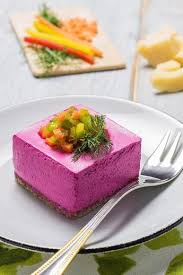 Mini Cheesecake Alla Barbabietola Con Tartare Di Verdure La Ricetta Di Sonia Peronaci Ricette Cibo Gourmet Antipasti