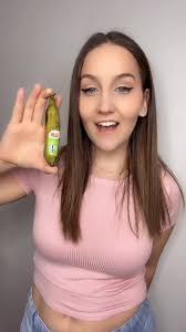 Skylar Nicholas (@skythetatguy)