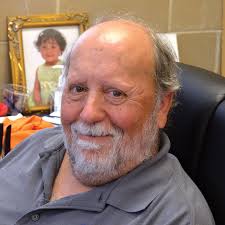 Robert Showalter's Instagram, Twitter & Facebook