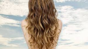 Il doppio ferro permette di ondulare i capelli e ottenere look diversi: Come Ricreare L Effetto Beach Waves Il Faro Online