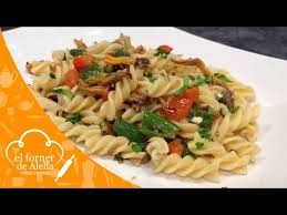 Omite la sal y agrega el brócoli al agua hirviendo en los últimos 3 min. Pasta Con Verduras Youtube