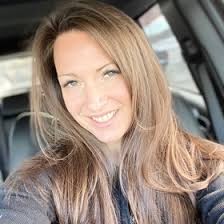 Stephanie Minardi's Instagram, Twitter & Facebook