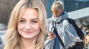 Nie kupuj kota w worku! Karolina Korwin Piotrowska Krytykuje Malgorzate Soche Za Butelke Kozaczek