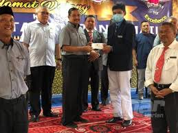 Zakat secara umum memiliki dua jenis, yaitu zakat badan (zakat nafs) dan zakat harta benda. Zakat Ismailian Bantu Pelajar Terjejas Covid 19