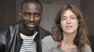 Omar sy was born on january 20, 1978 in trappes, yvelines, france. Ø³Ù…Ø¨Ø§ ÙÙŠÙ„Ù… ÙØ±Ù†Ø³ÙŠ Ø¹Ù† Ø­ÙŠØ§Ø© Ø§Ù„Ù…Ù‡Ø§Ø¬Ø±ÙŠÙ† ÙŠØ«ÙŠØ± Ø´Ù‡ÙŠØ© Ø§Ù„Ù†Ù‚Ø§Ø¯